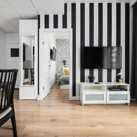 Prymasa Tysiaclecia - P&O Serviced Apartments Warschau Buitenkant foto