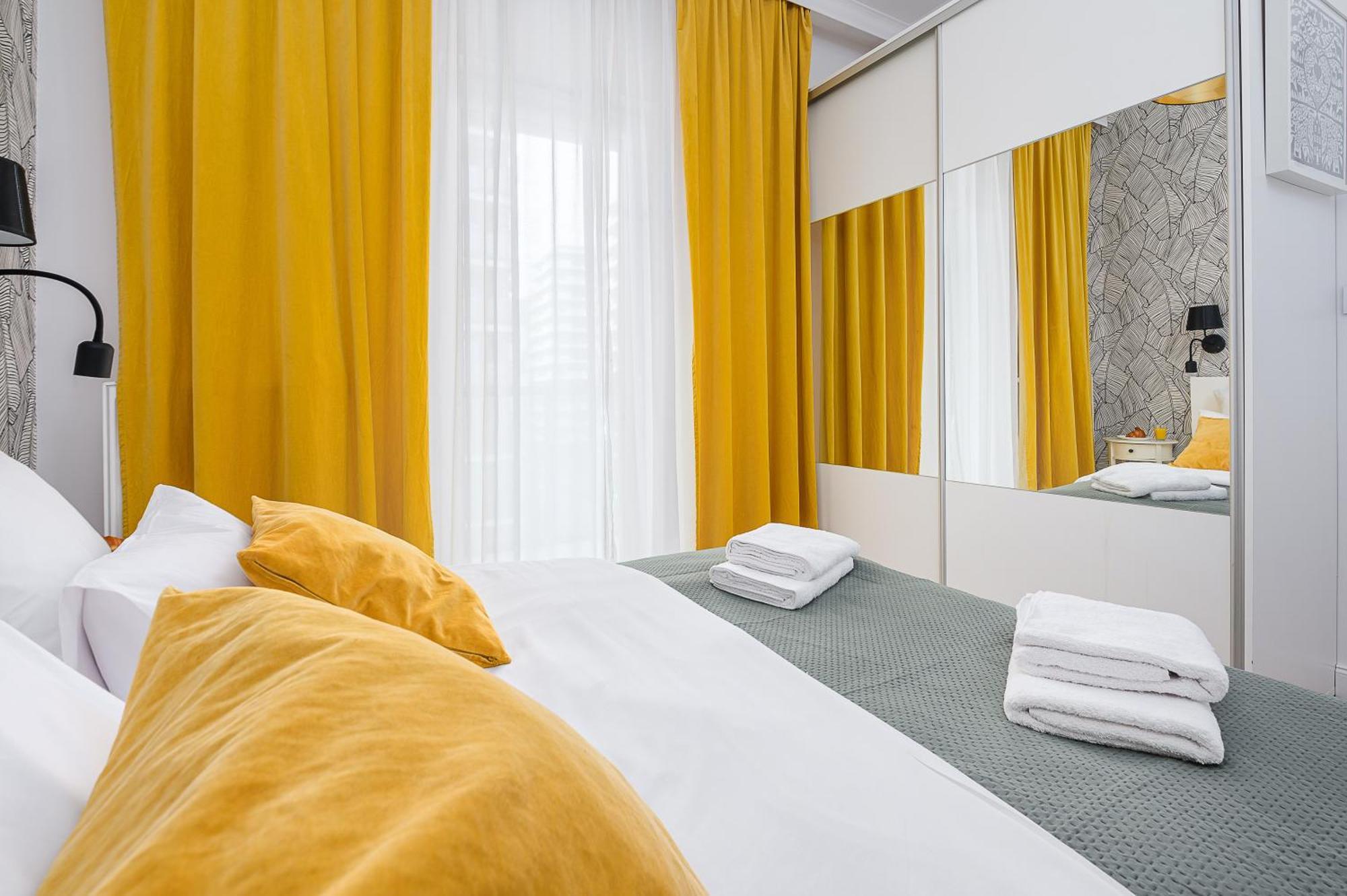 Prymasa Tysiaclecia - P&O Serviced Apartments Warschau Buitenkant foto