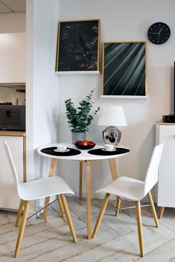 Prymasa Tysiaclecia - P&O Serviced Apartments Warschau Buitenkant foto